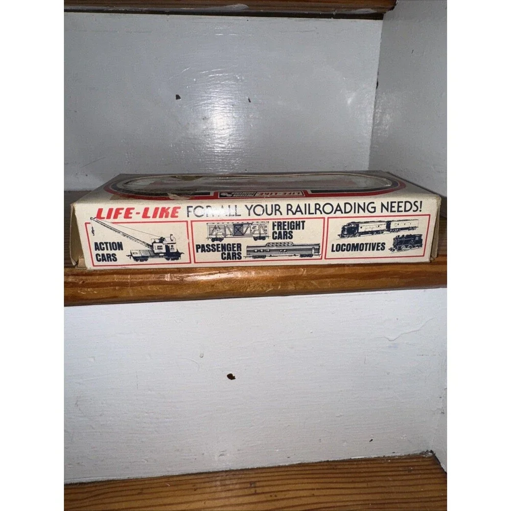 Vintage Life-Like Orange HO Reefer Box Car #8502 Santa Fe